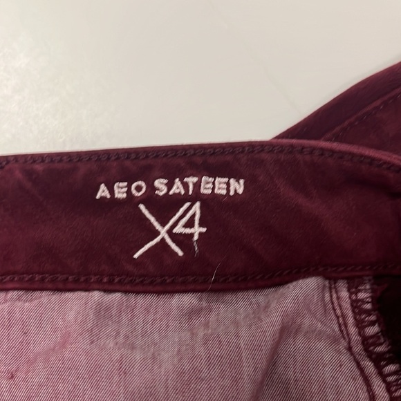 American Eagle Outfitters AEO Sateen Burgundy Jegging Size 10 Short - Picture 12 of 14